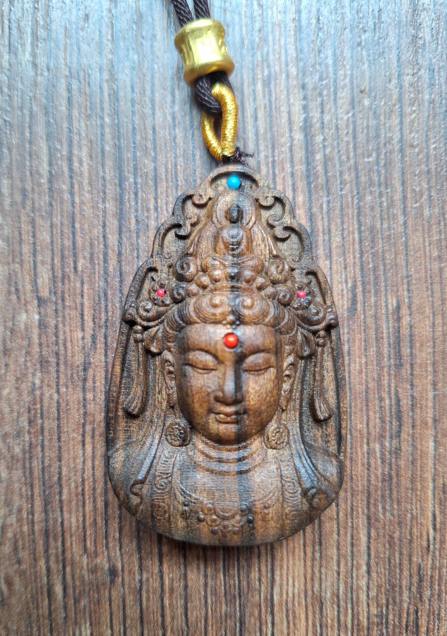 Necklace with wooden pendant Guanyin