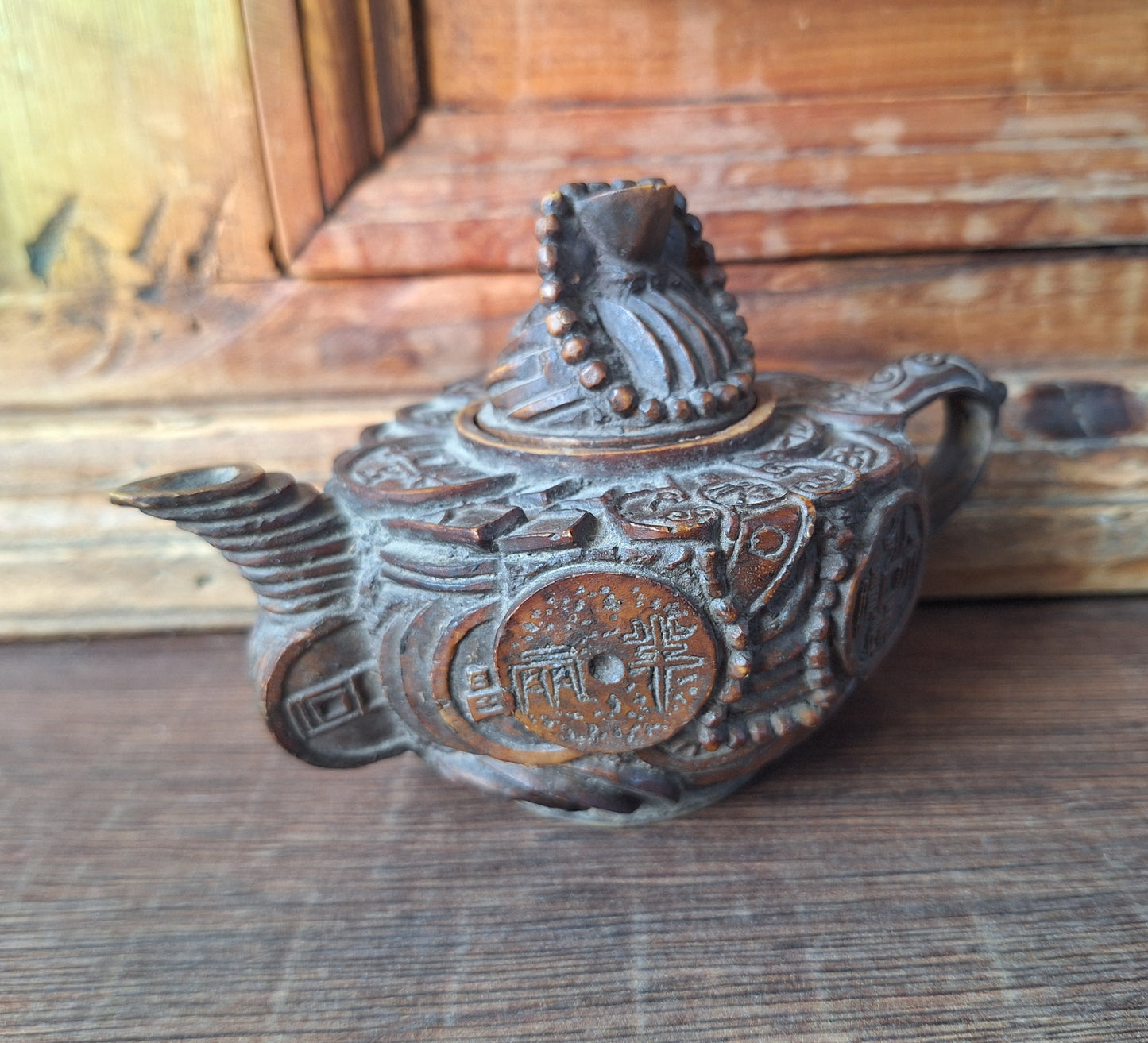 Vintage teapot Feng Shui