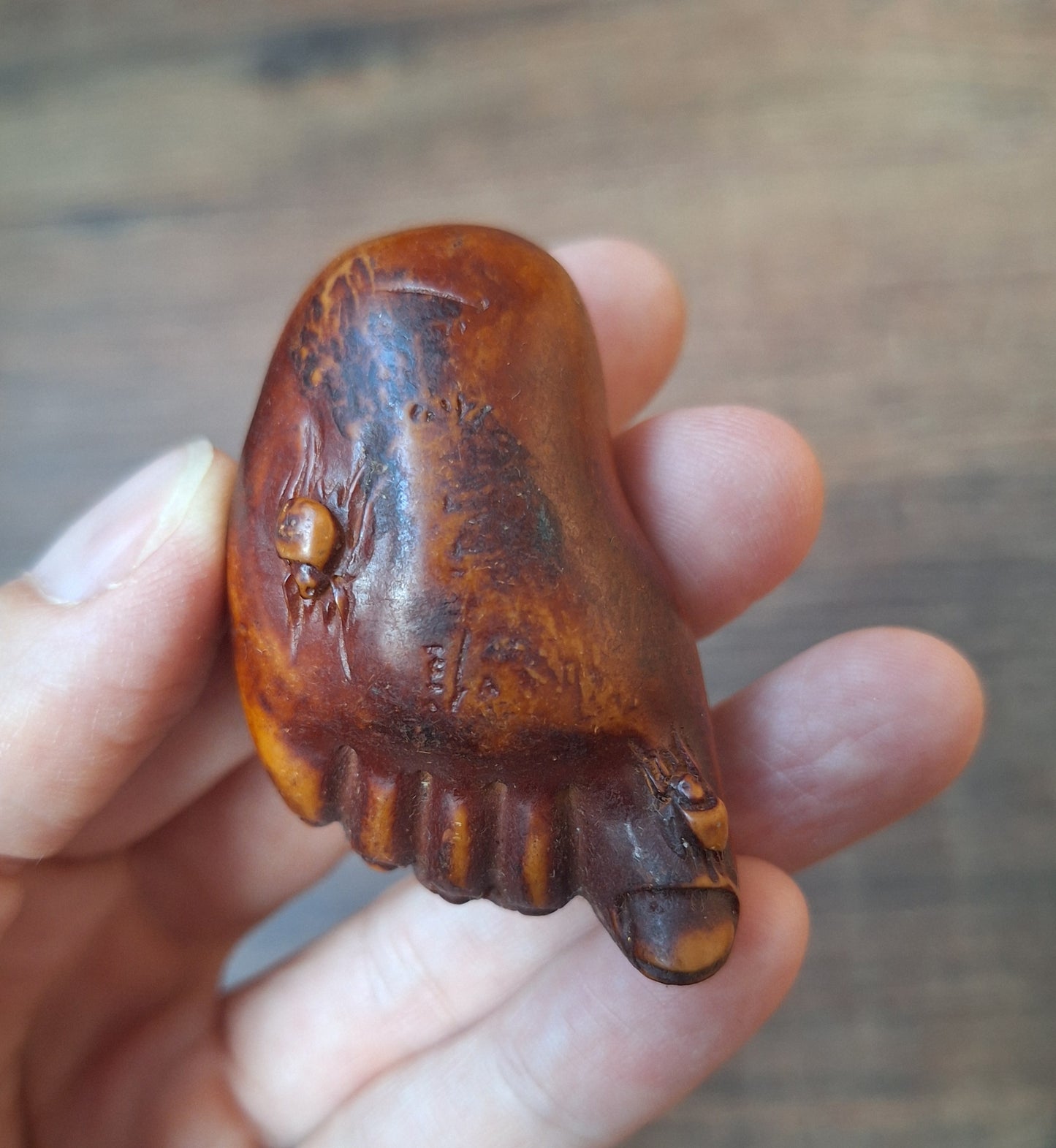 Resin netsuke pendant foot with spiders