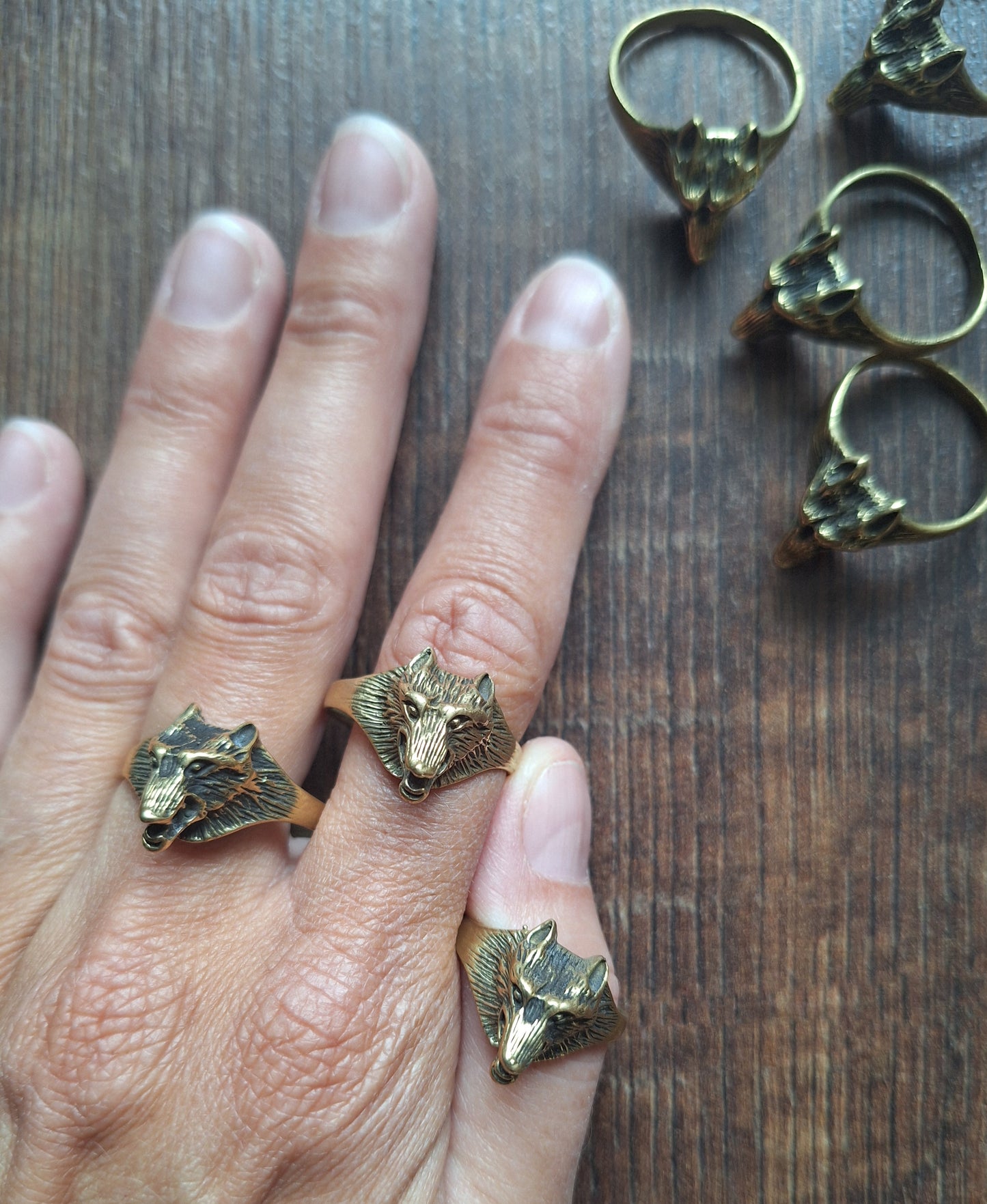 Brass ring Wolf