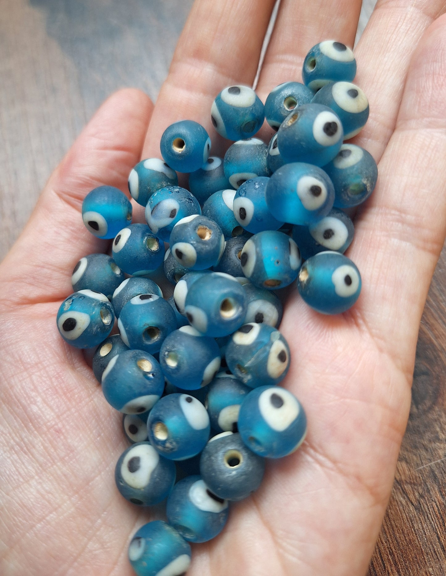 Vintage glass beads Eye, light blue, set of 10