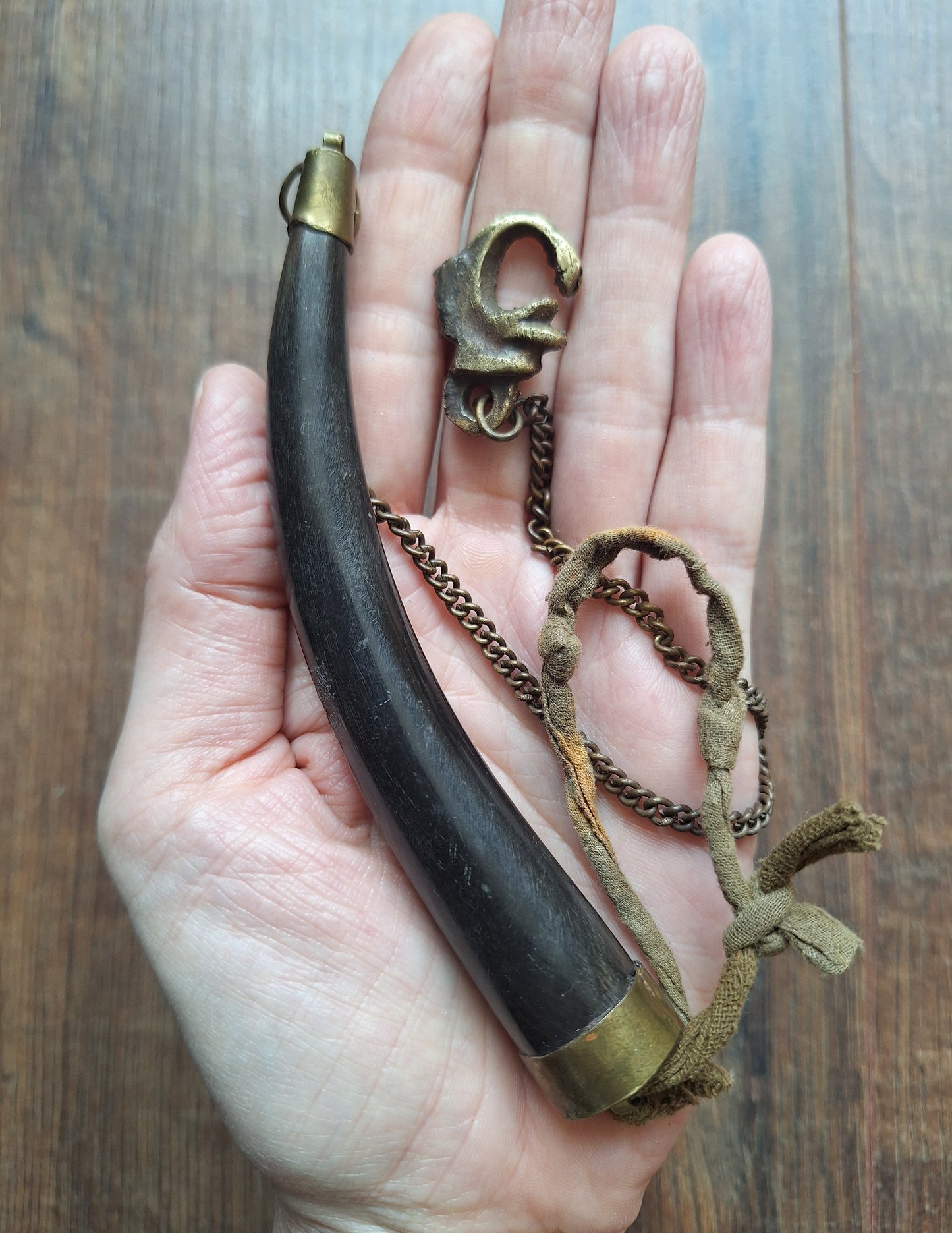Vintage Indian gazelle horn pendant