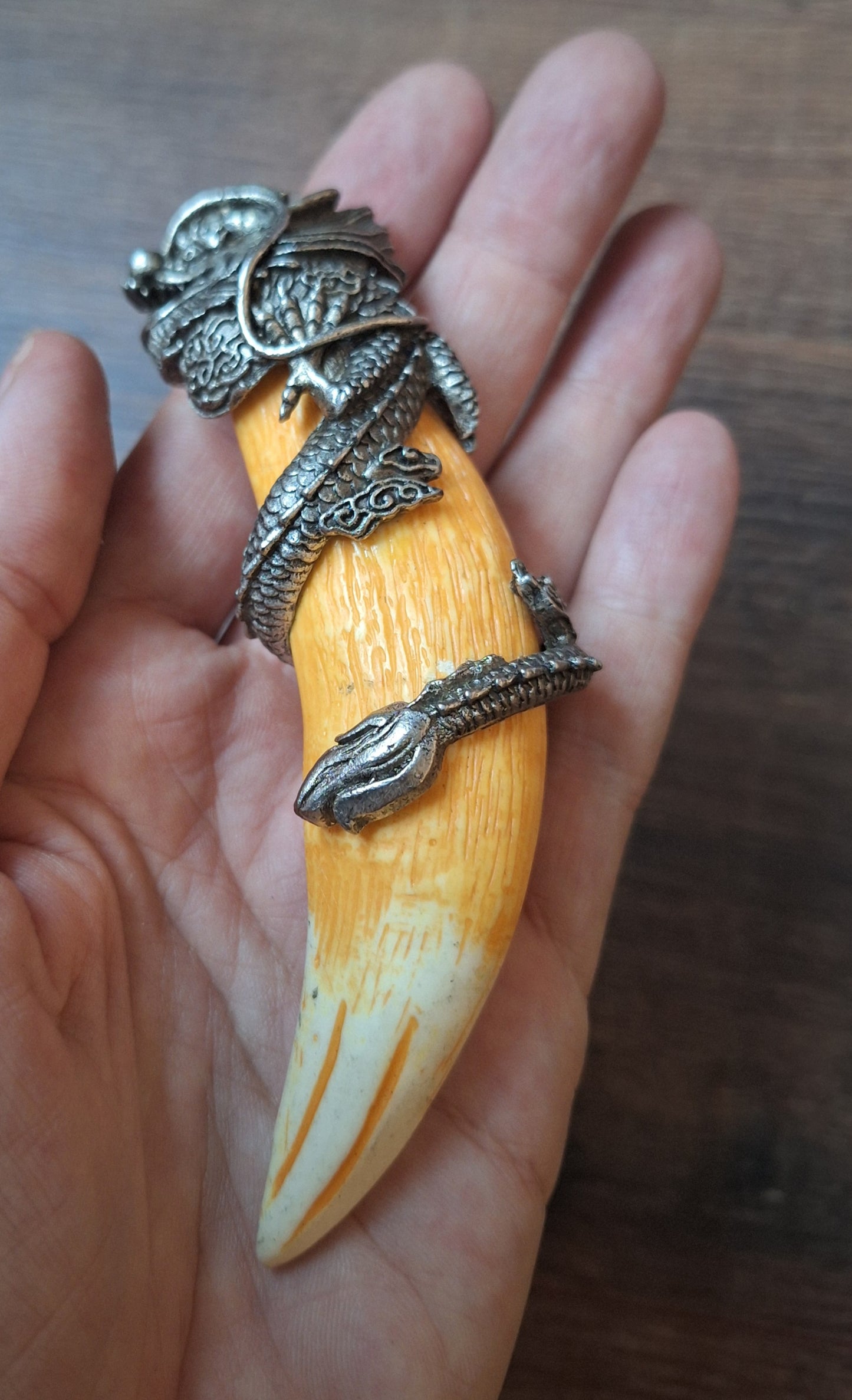Vintage resin tiger tooth pendant