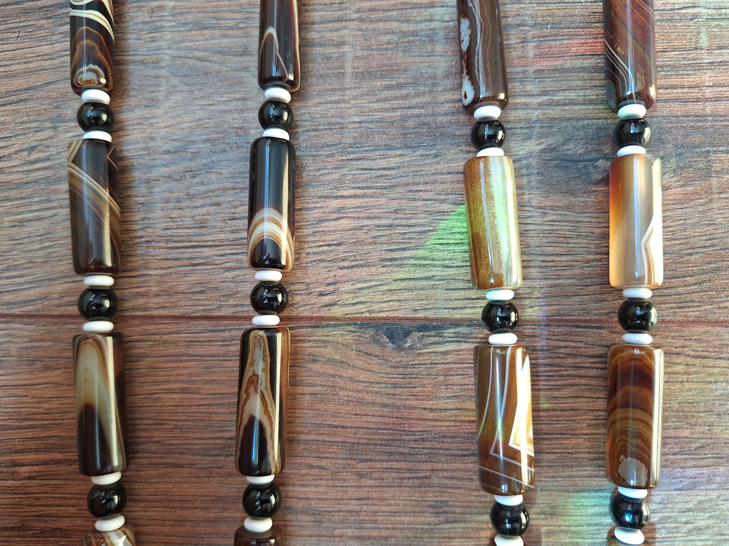 Agate bead necklace