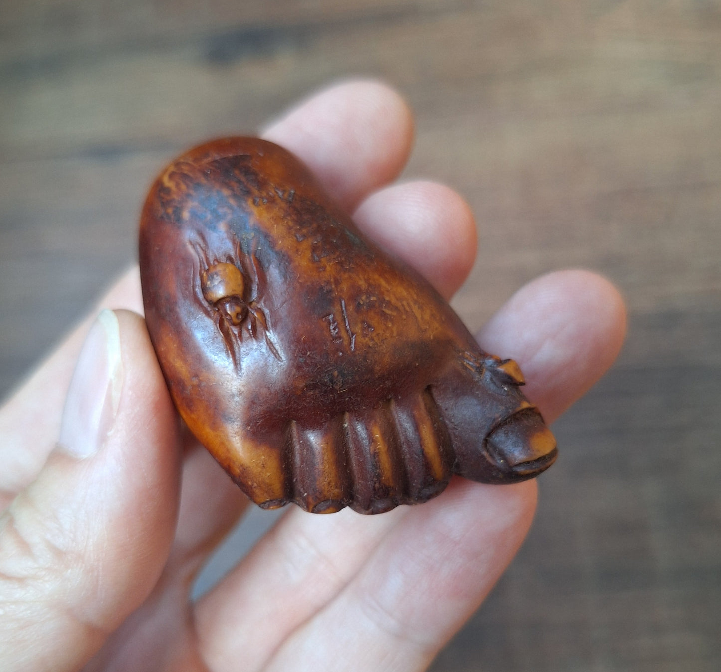 Resin netsuke pendant foot with spiders