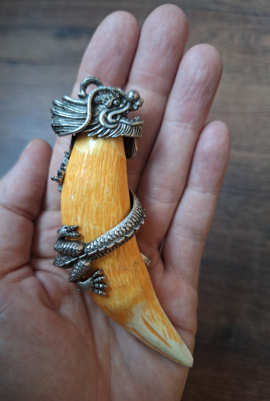 Vintage resin tiger tooth pendant