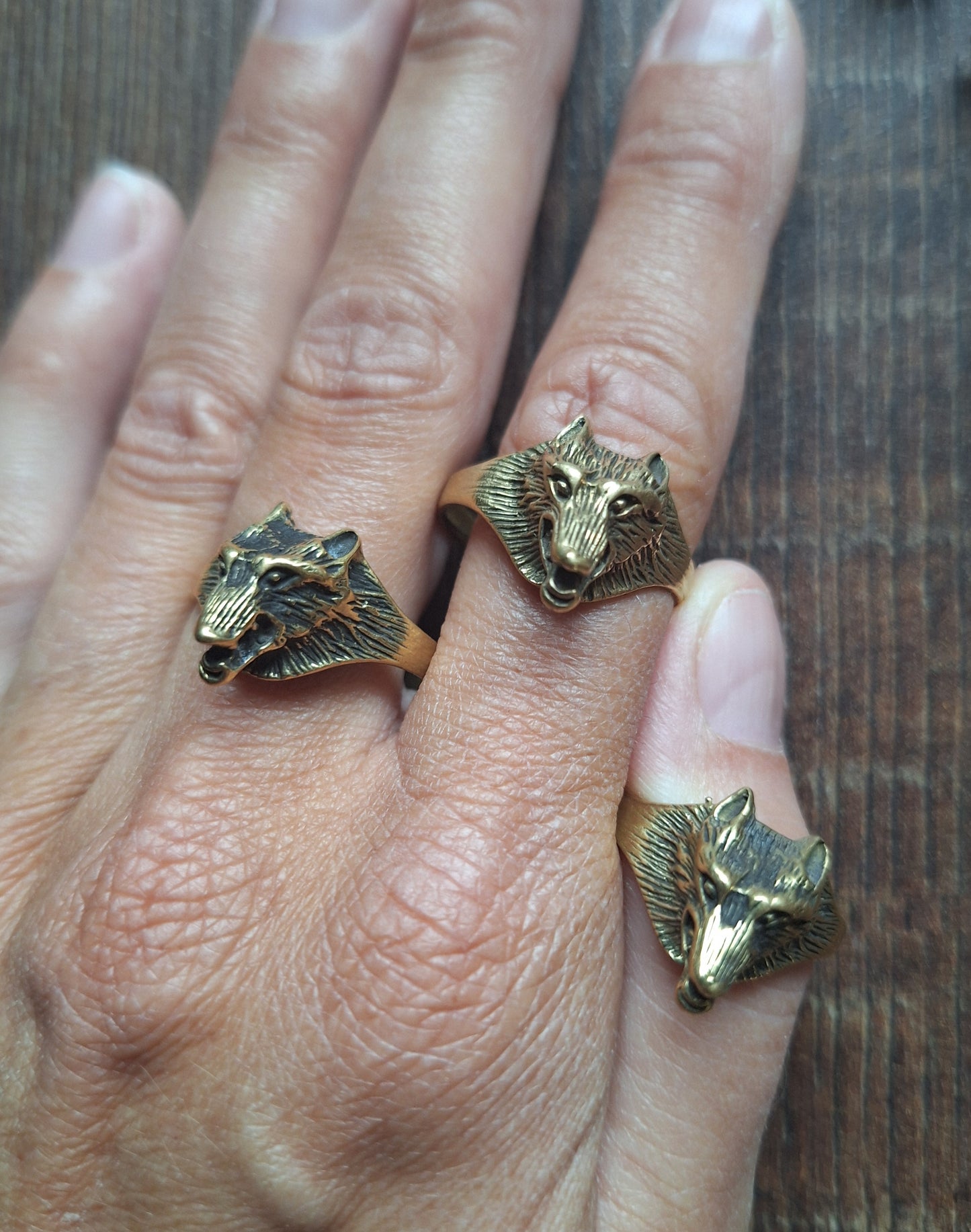 Brass ring Wolf