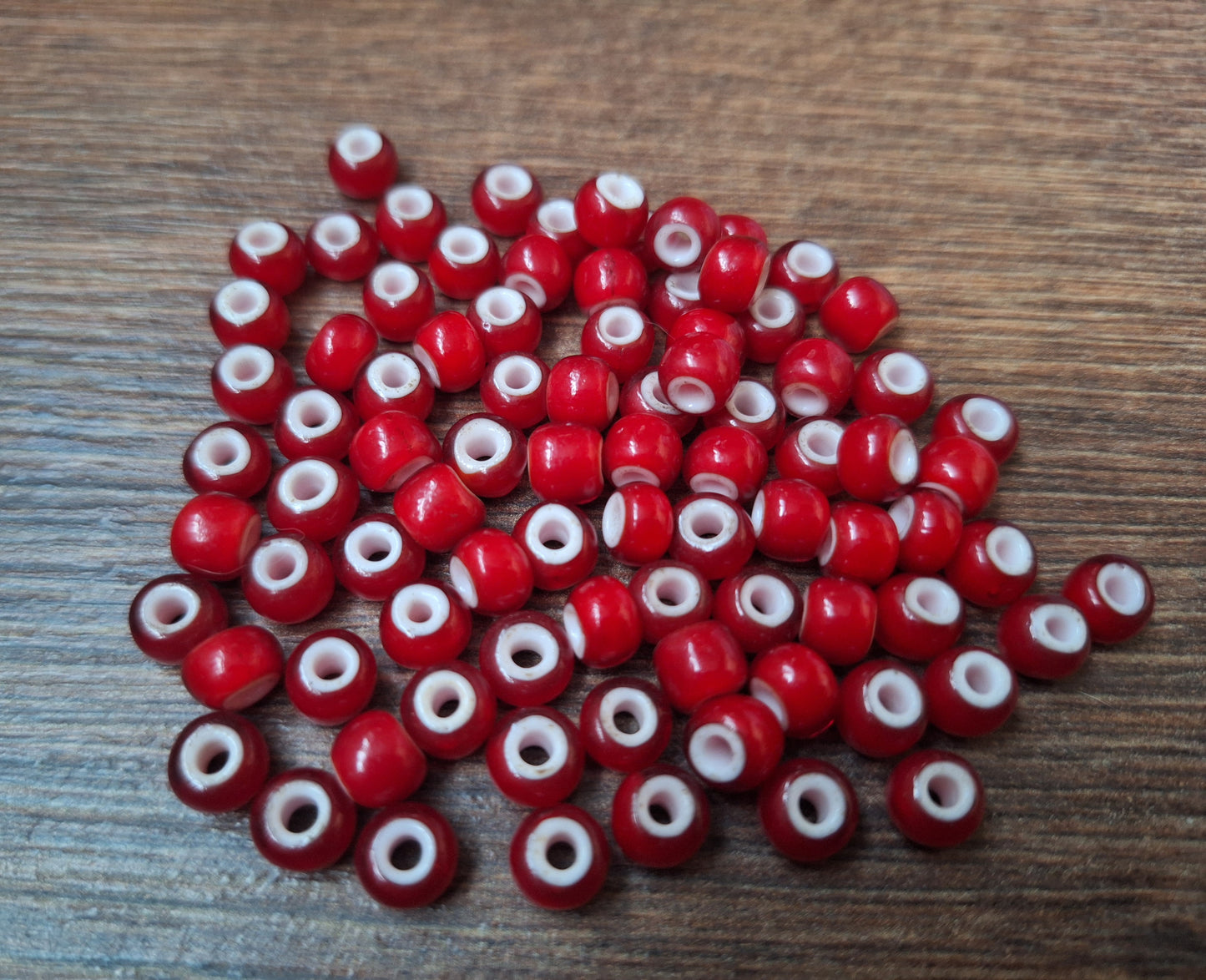 Red glass beads, set of 20