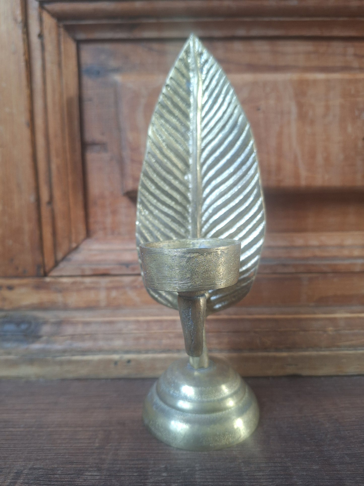 Brass candle holder Leaf