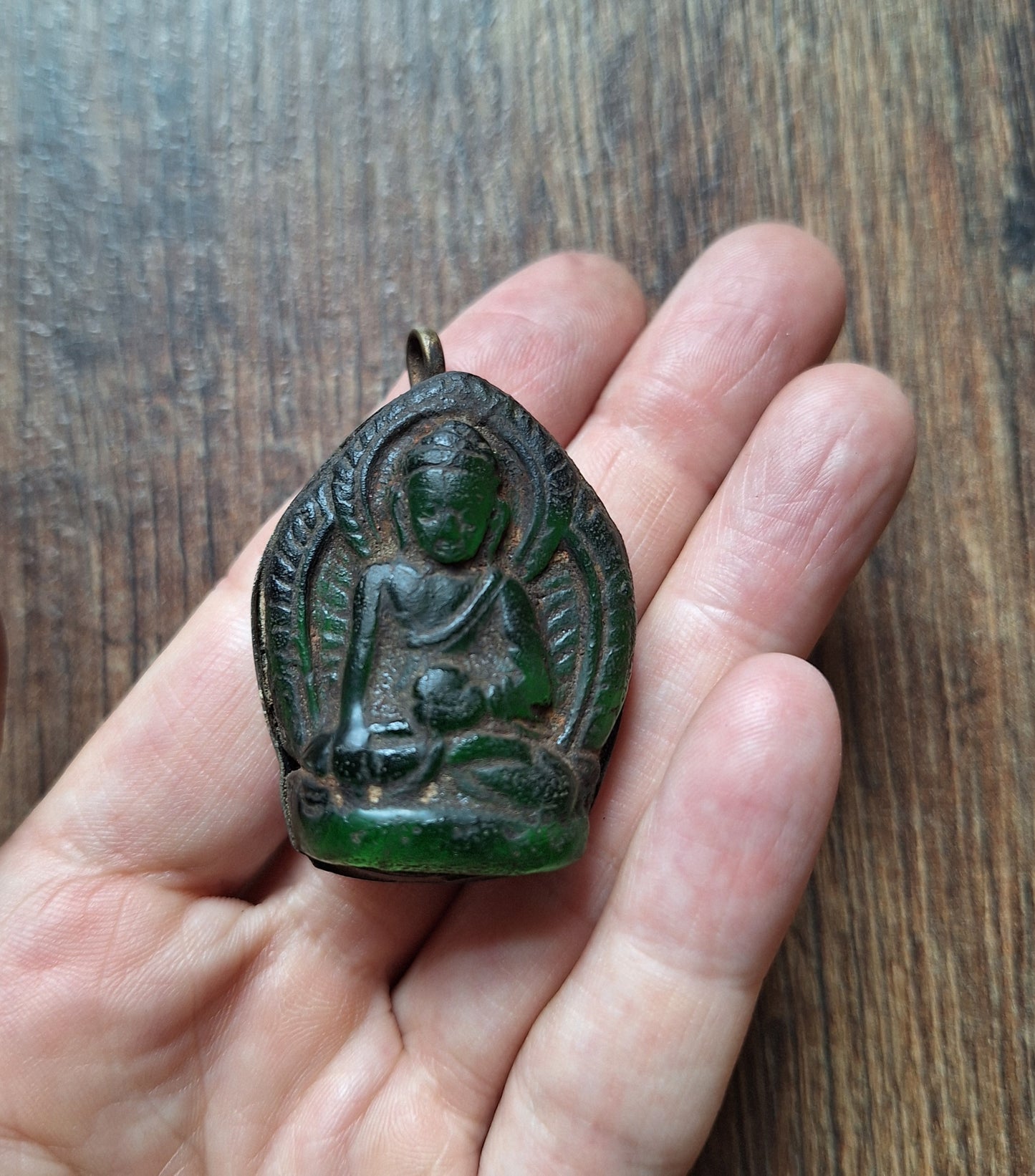 Vintage Nepalese glass pendant Shakyamuni Buddha