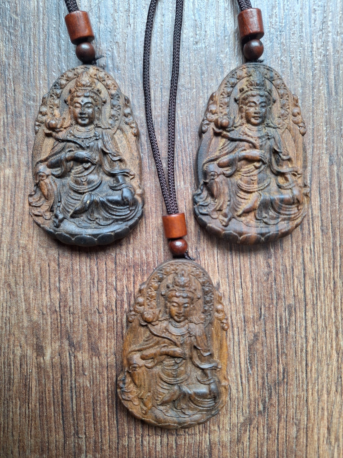 Necklace with wooden pendant Green Tara