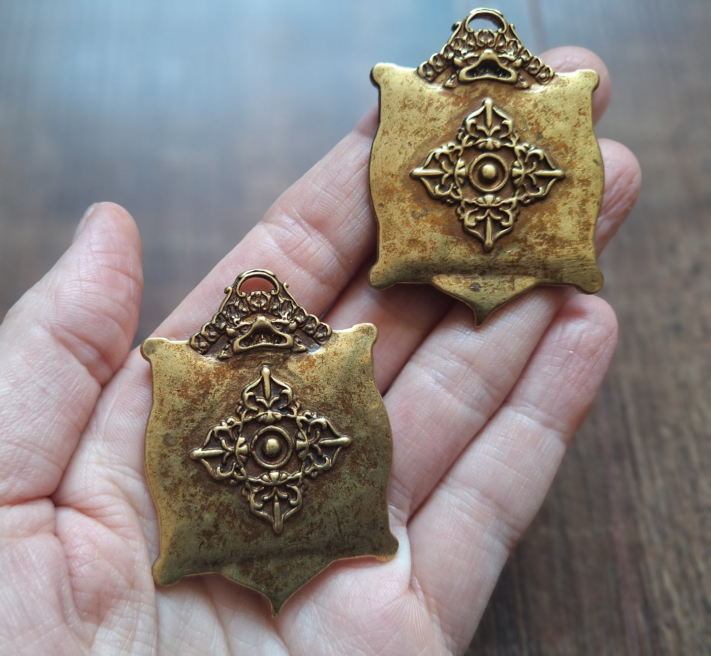 Nepalese melong Rubal with Si Pa Ho and Double Dorje 36 millimeters