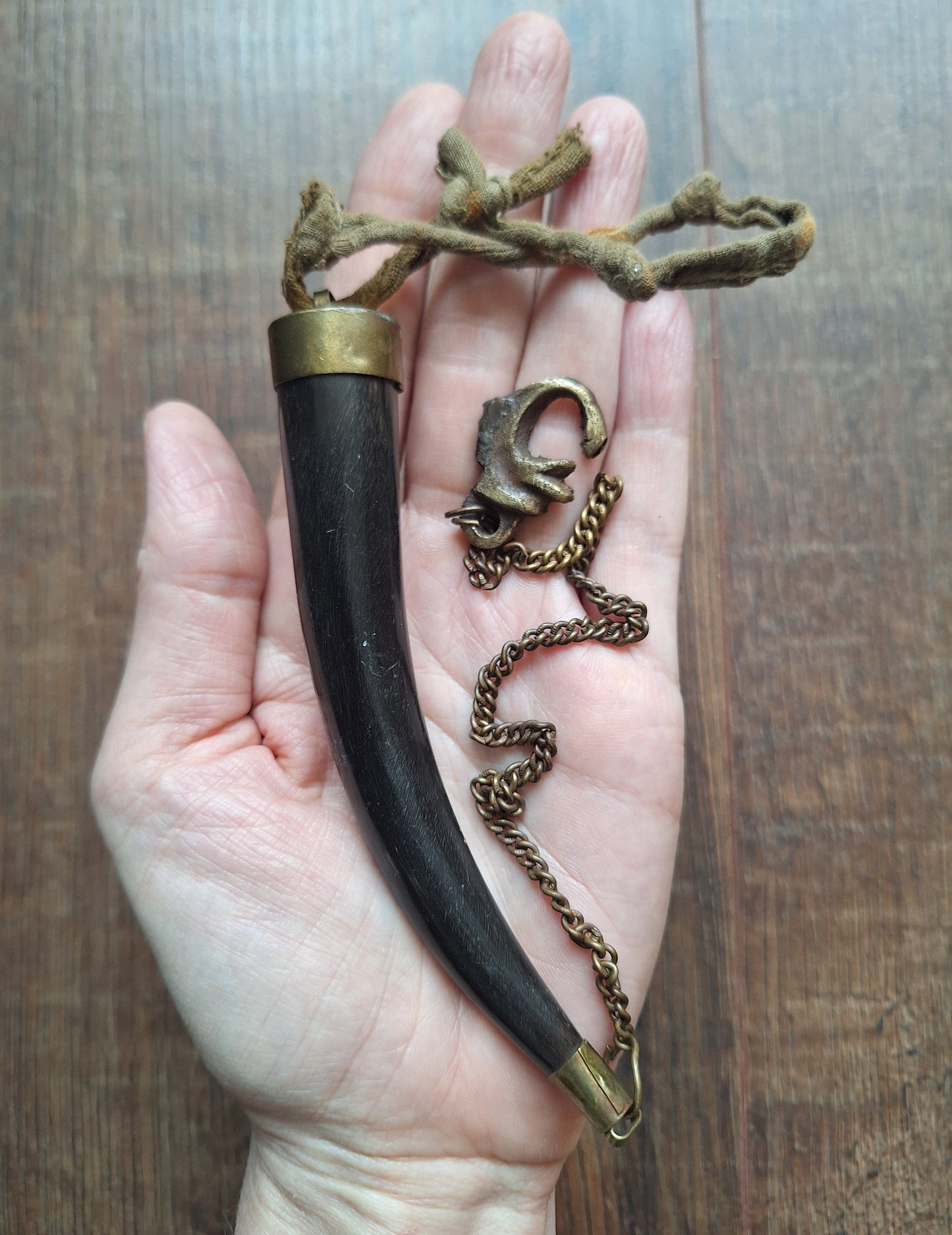 Vintage Indian gazelle horn pendant