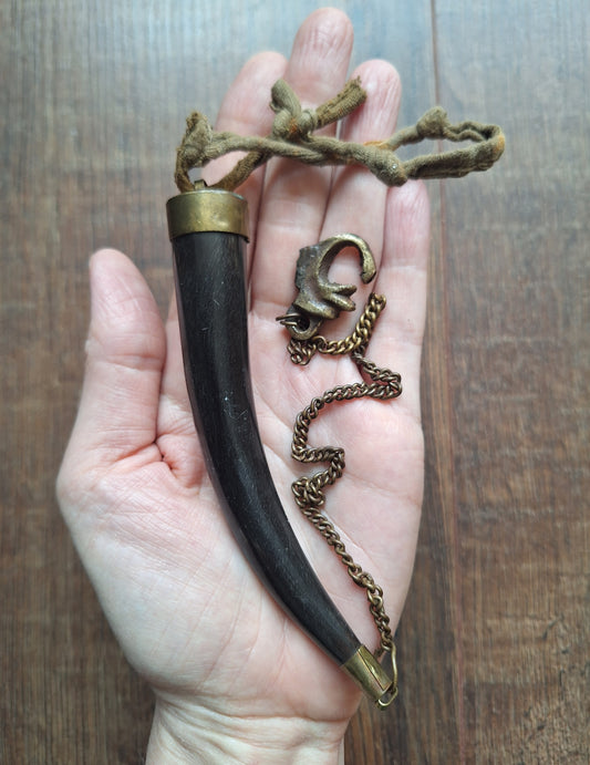 Vintage Indian gazelle horn pendant