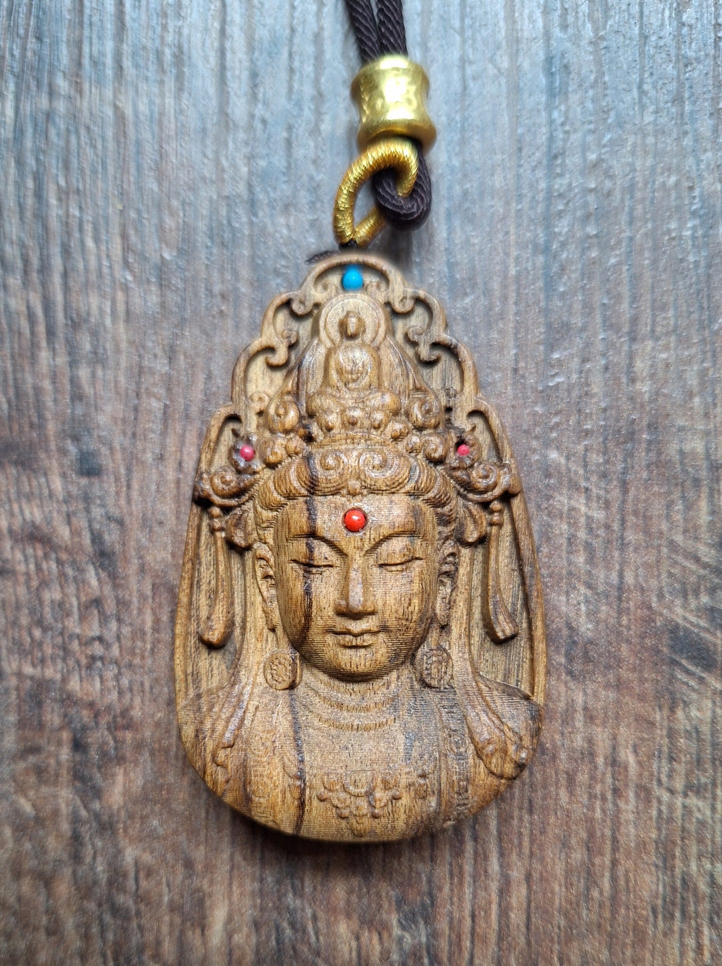 Necklace with wooden pendant Guanyin