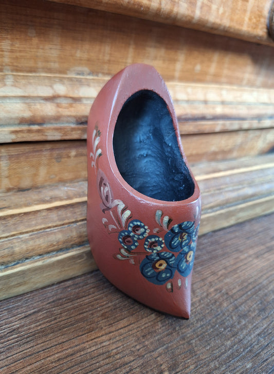 Old Hindelooper painted dutch wooden shoe