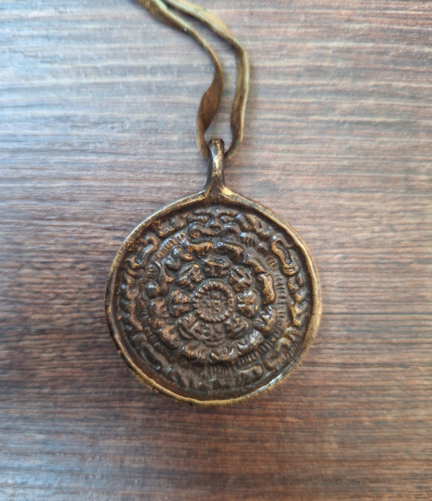 Old Nepalese melong Auspicious Symbols and Si Pa Ho 46 millimeters