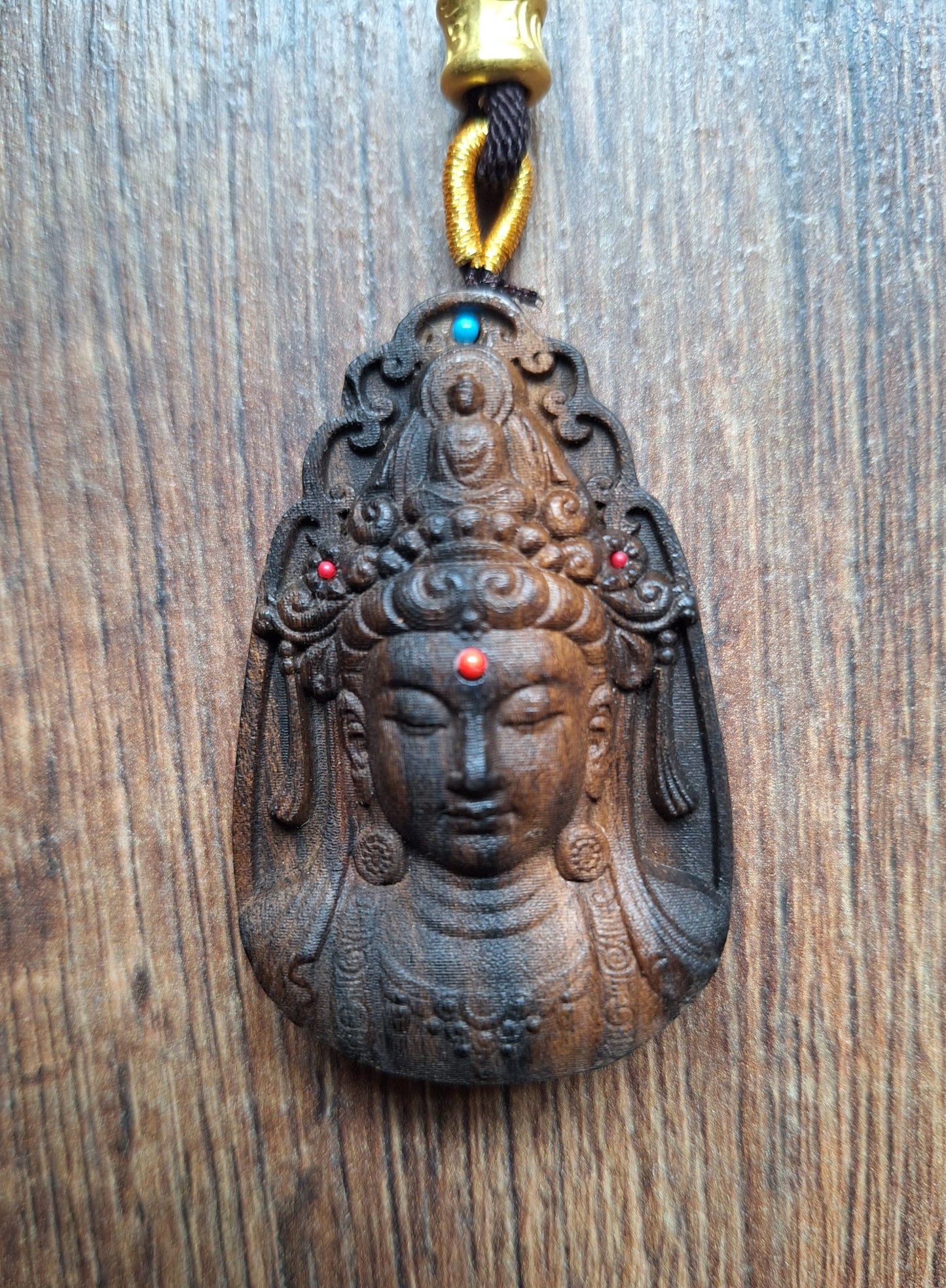 Necklace with wooden pendant Guanyin