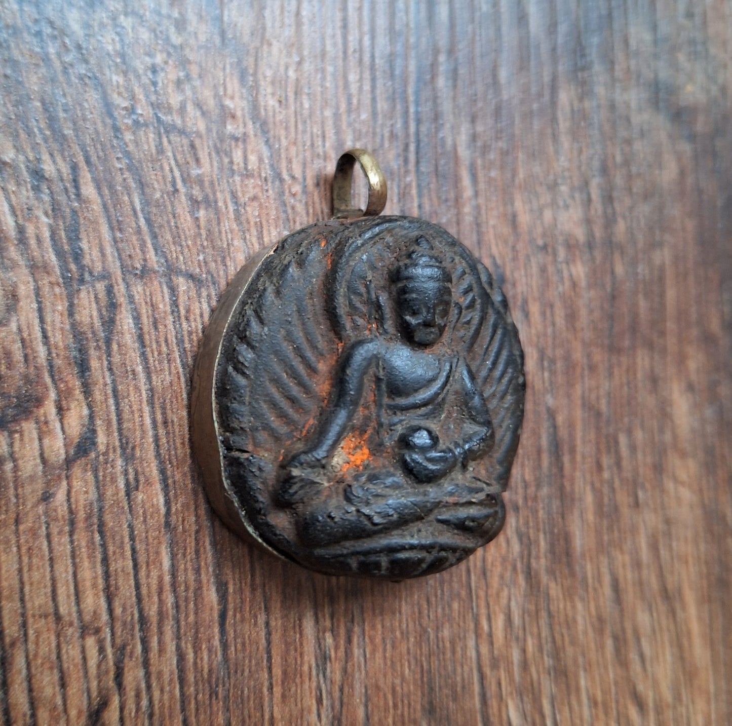 Vintage Nepalese glass pendant Shakyamuni Buddha