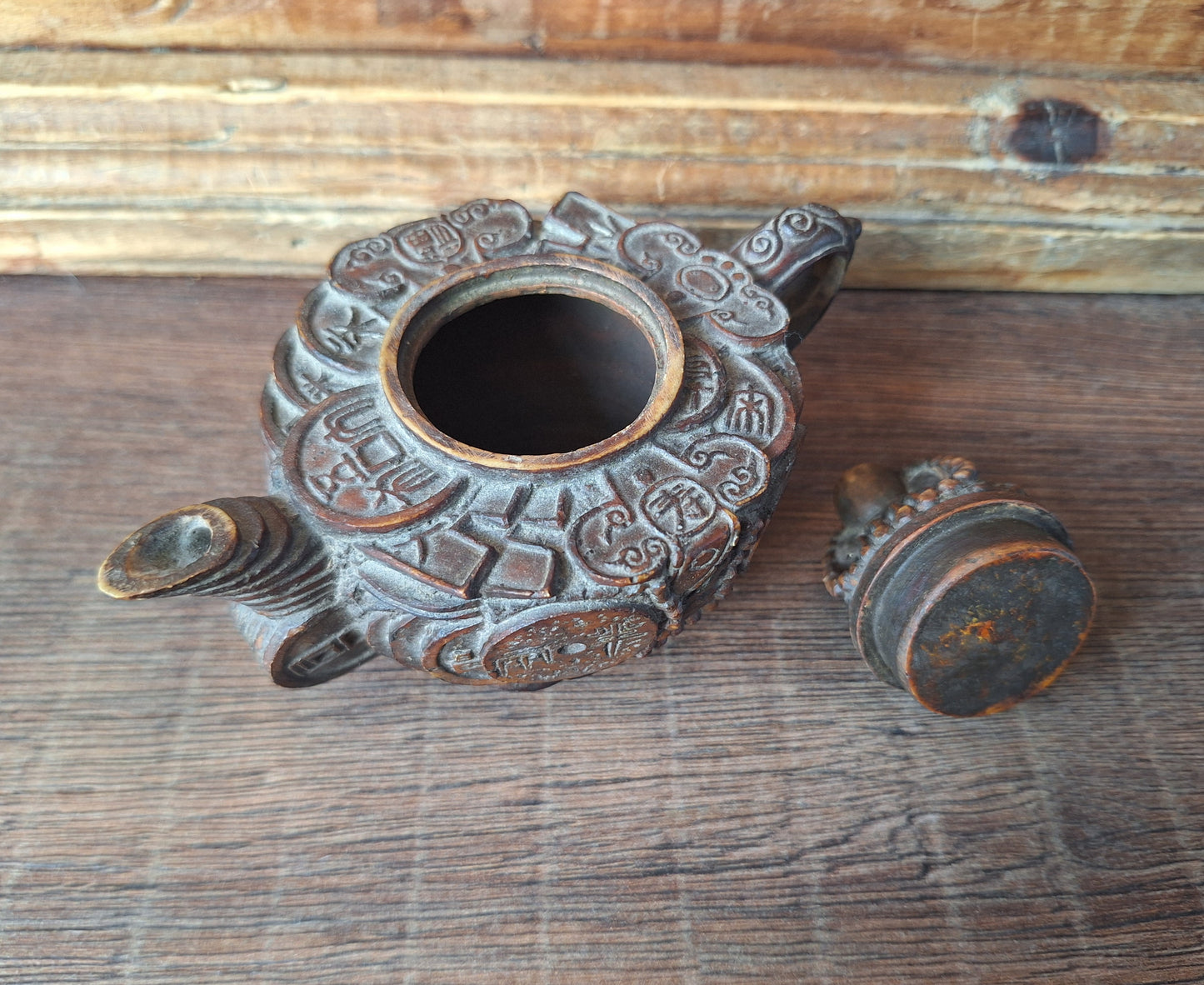 Vintage teapot Feng Shui