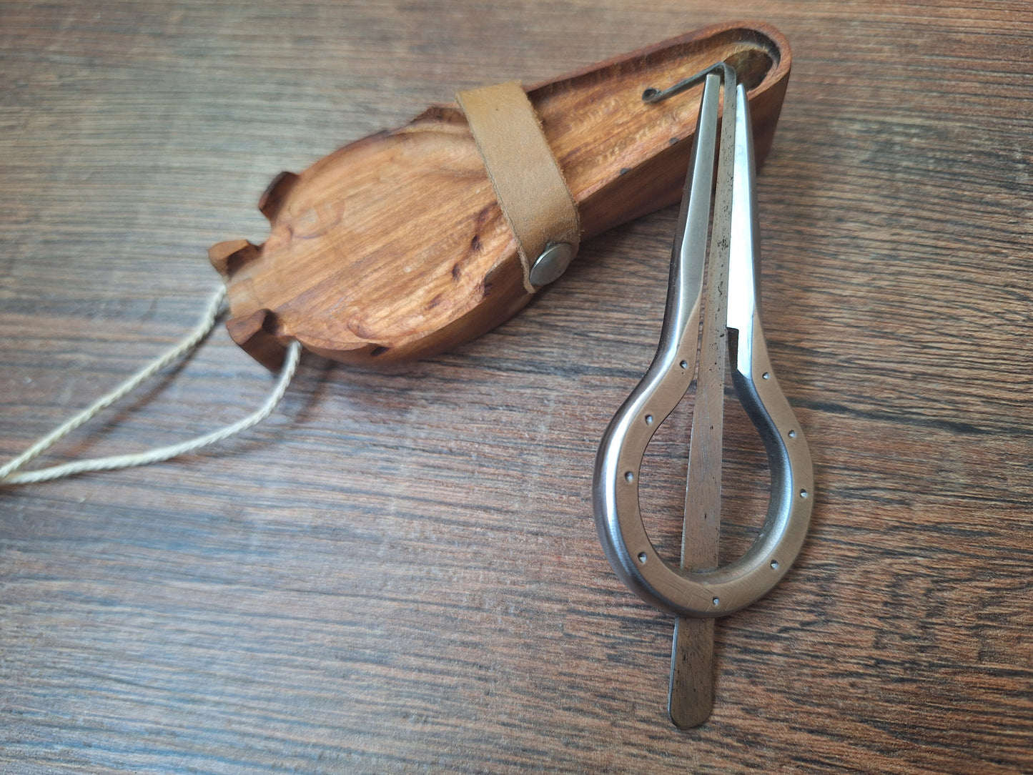 Khomus jaw harp, tuned in B