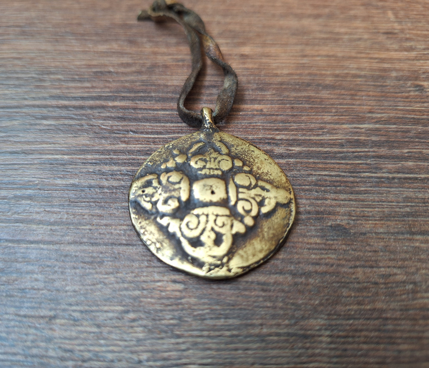 Vintage Nepalese melong Double Dorje and Si Pa Ho 34 millimeters